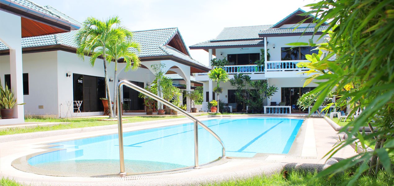 Yanui Paradise centerpiece pool